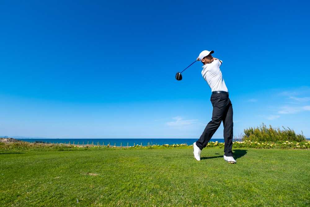 img Chiropractic assessment for shoulder pain in Calgary SW